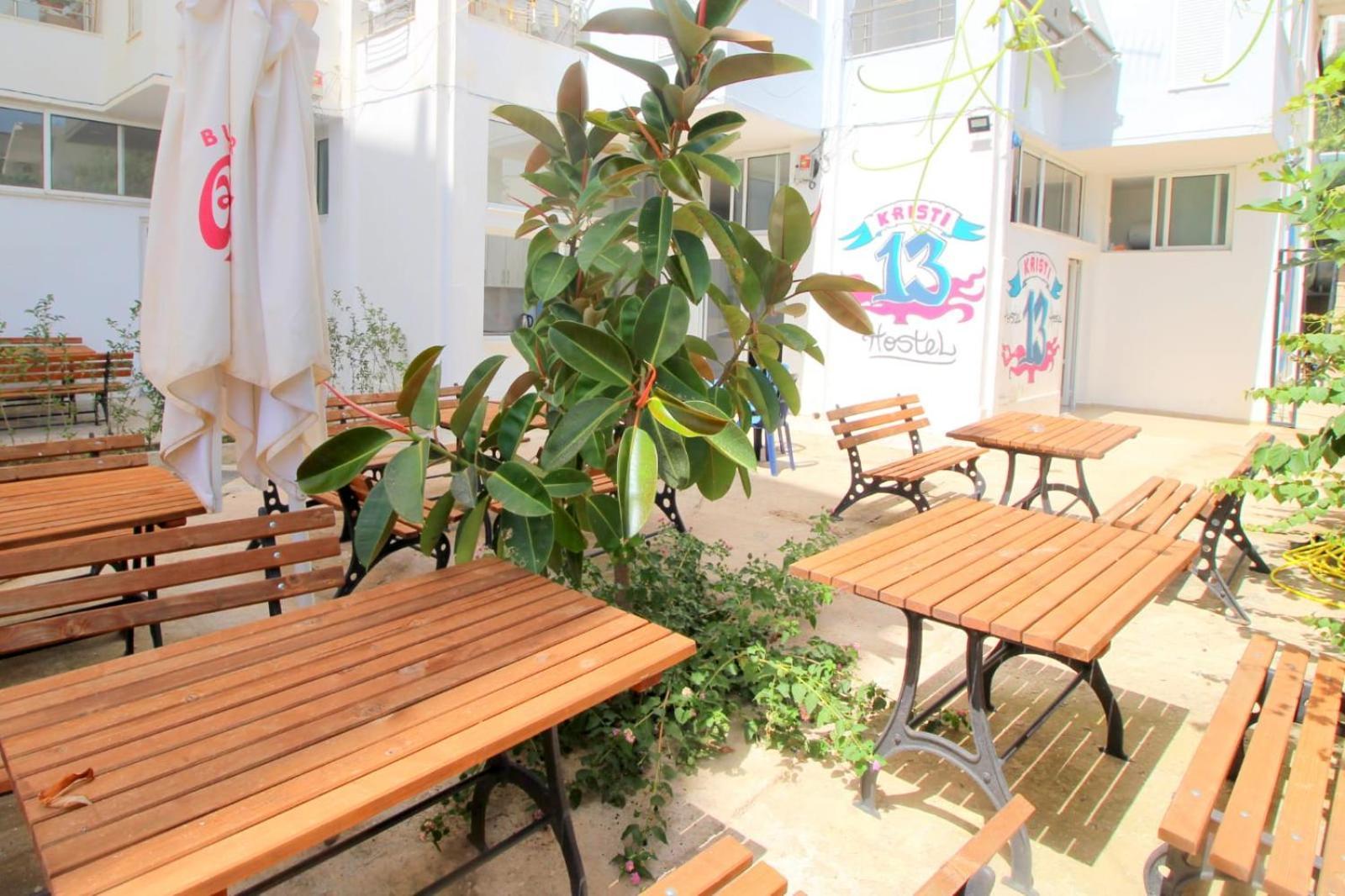 Hostel K13 Sarandë Exterior foto